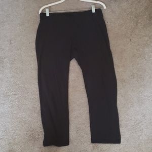 Utopia By Hue Stretchy Black Capri Leggings